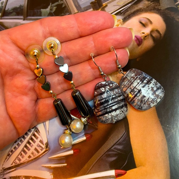 2 Pair of Vintage Pierced Earrings Black White Silvertone Theme - Picture 1 of 5